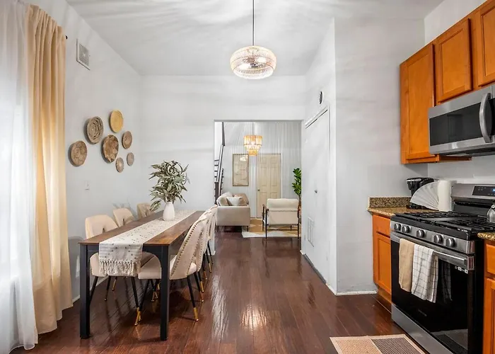 Apartment Spacious 3 Bedroom Apt, 5 Min From Wrigleyville *